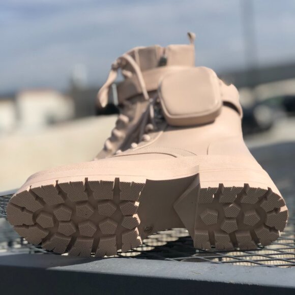 [New] LILIANA PLATFORM LACED UP COMBAT BOOTS WITH AIRPOD POCKET [NUDE BEIGE] - Picture 5 of 8